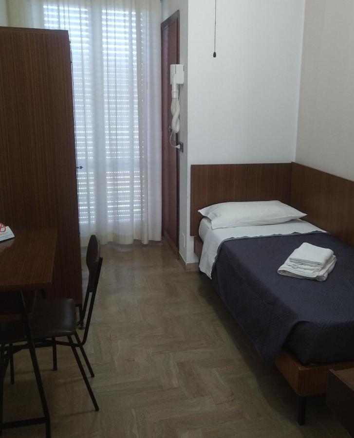 Hotel Luca Rimini Kültér fotó