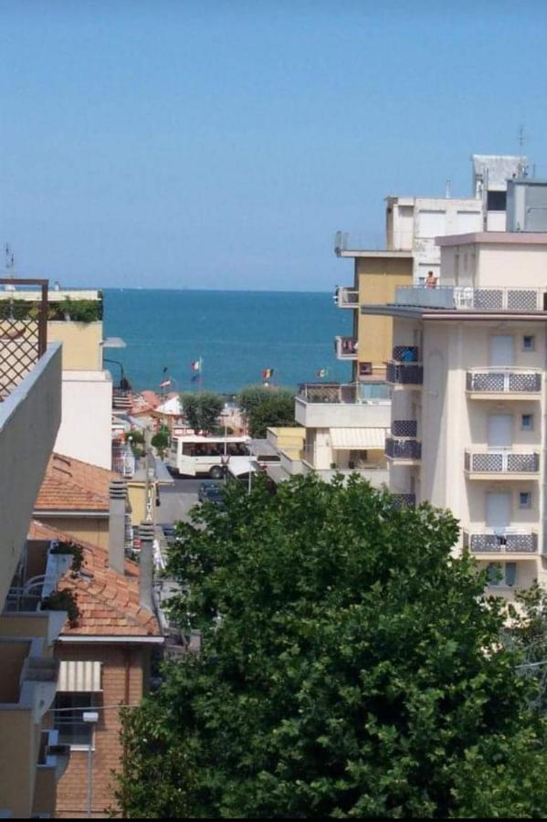 Hotel Luca Rimini Kültér fotó