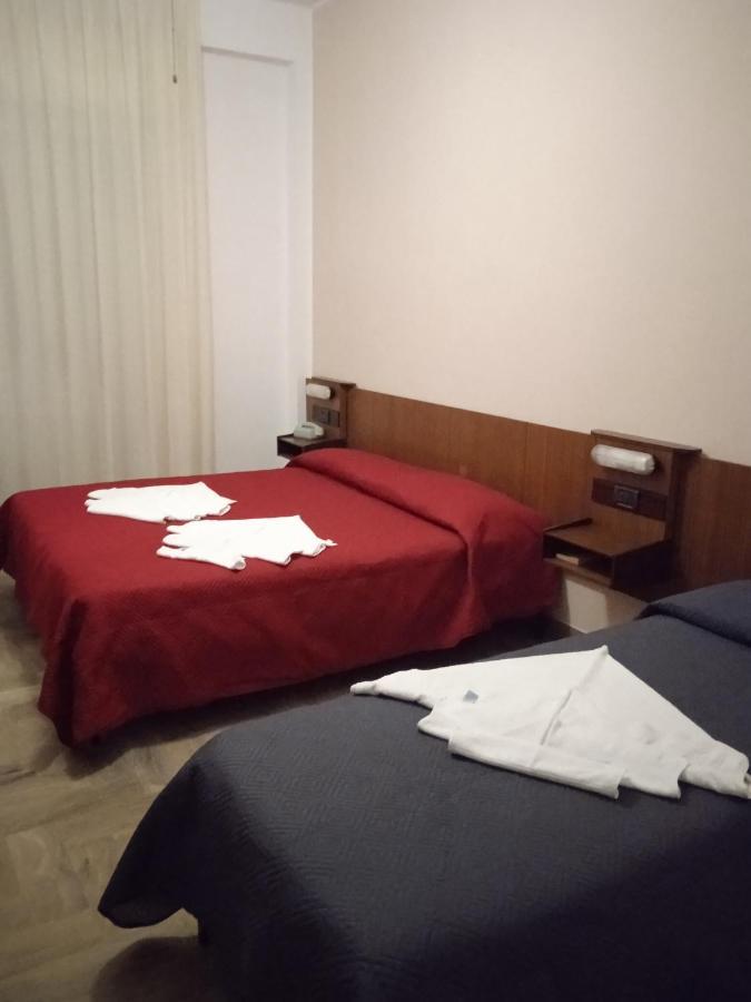Hotel Luca Rimini Kültér fotó
