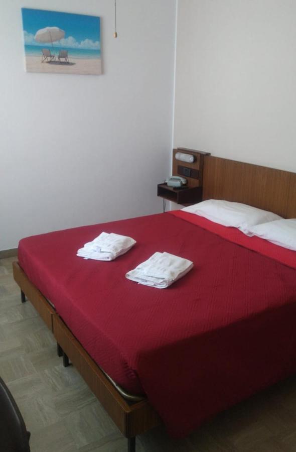 Hotel Luca Rimini Kültér fotó