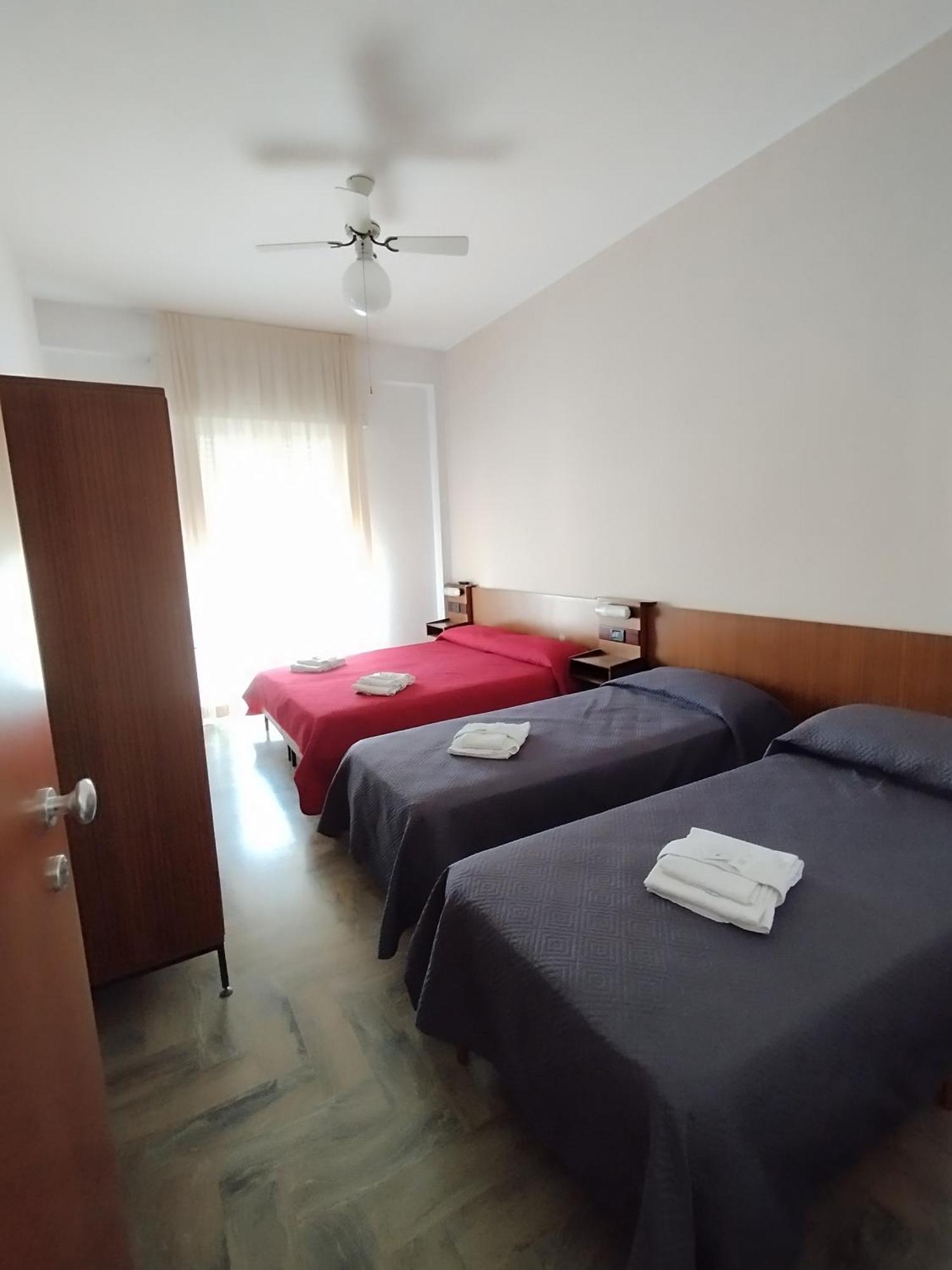 Hotel Luca Rimini Kültér fotó