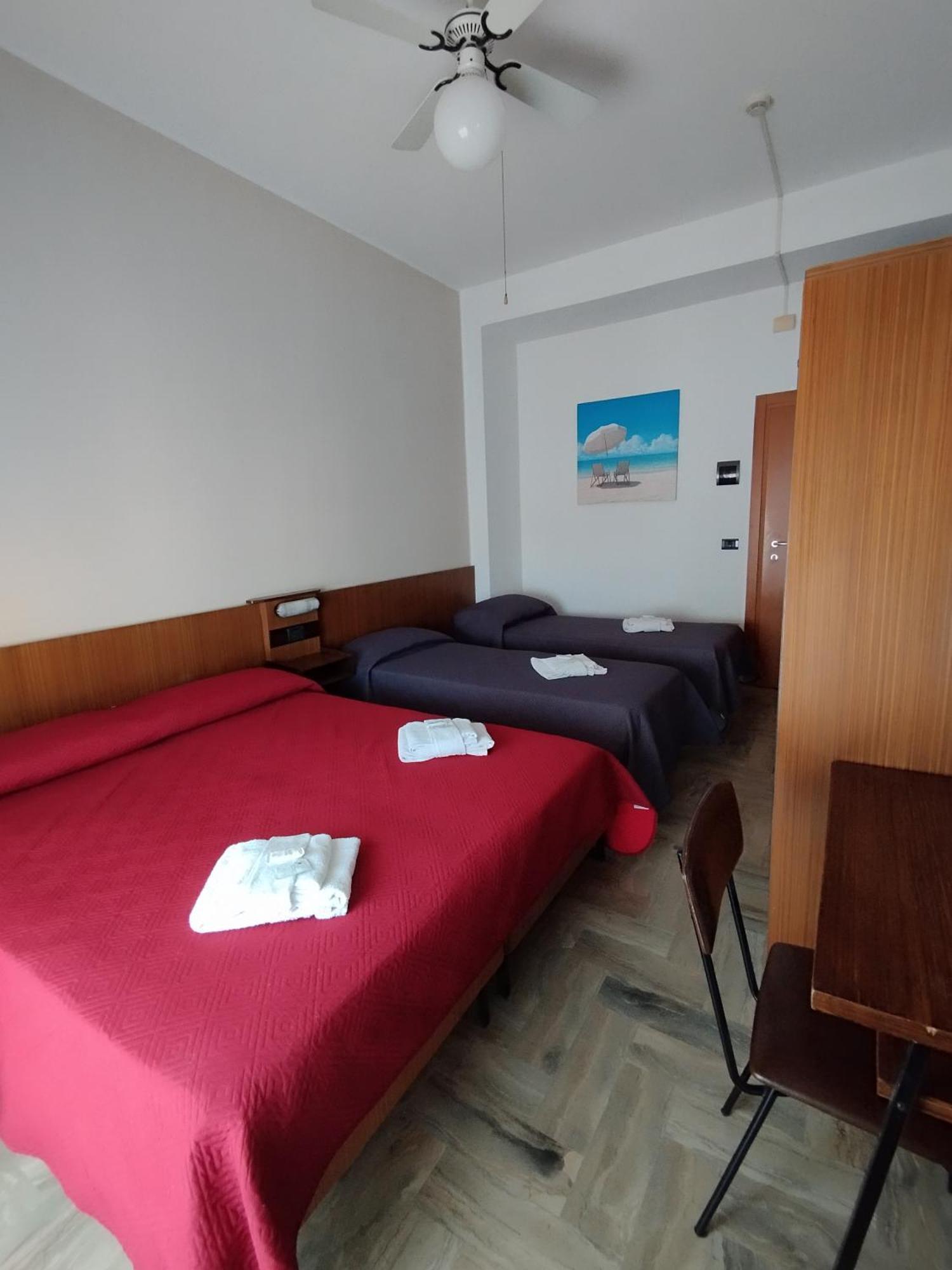 Hotel Luca Rimini Kültér fotó