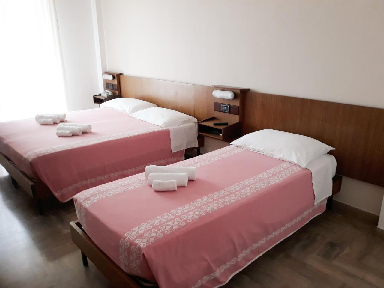 Hotel Luca Rimini Kültér fotó