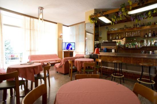 Hotel Luca Rimini Kültér fotó