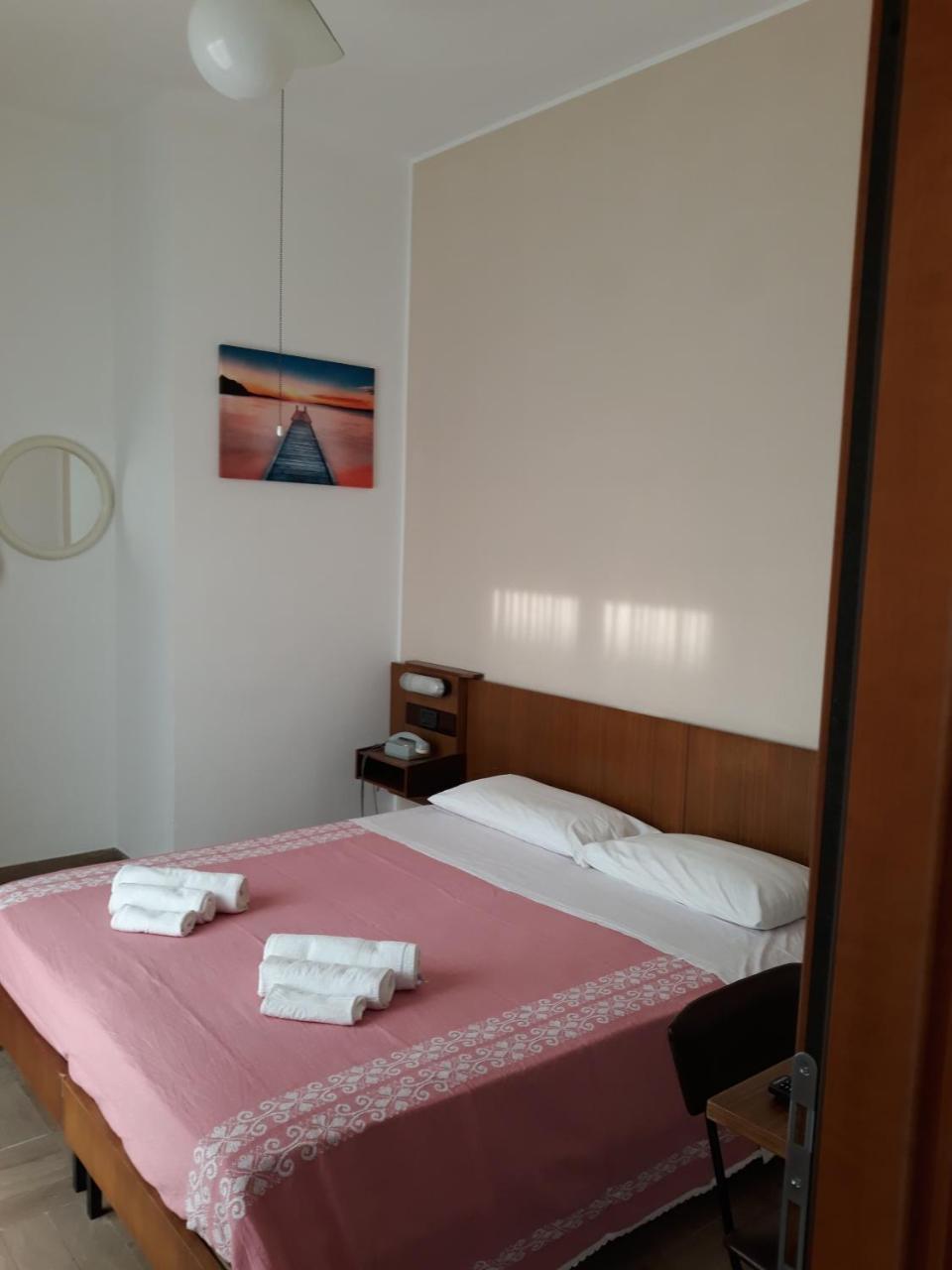 Hotel Luca Rimini Kültér fotó