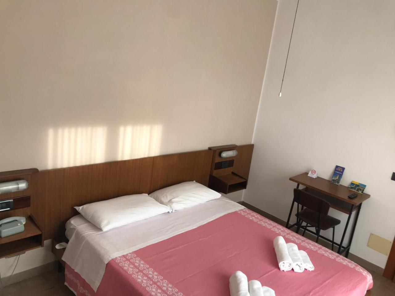Hotel Luca Rimini Kültér fotó